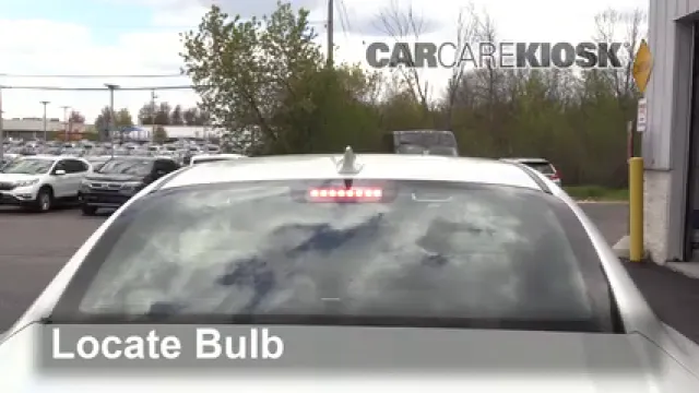 2016 Acura ILX 2.4L 4 Cyl. Éclairage Feu de freinage central (remplacer l'ampoule)